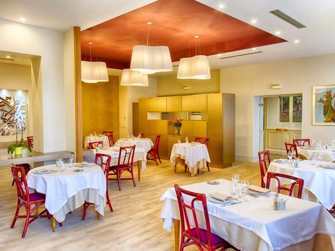 Hotel Restaurant Le Parc Мулен Экстерьер фото